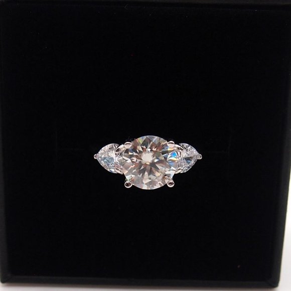 Awesome 3 Stone Certified 2.80ctw Moissanite Ring. White Gold - Picture 8 of 16